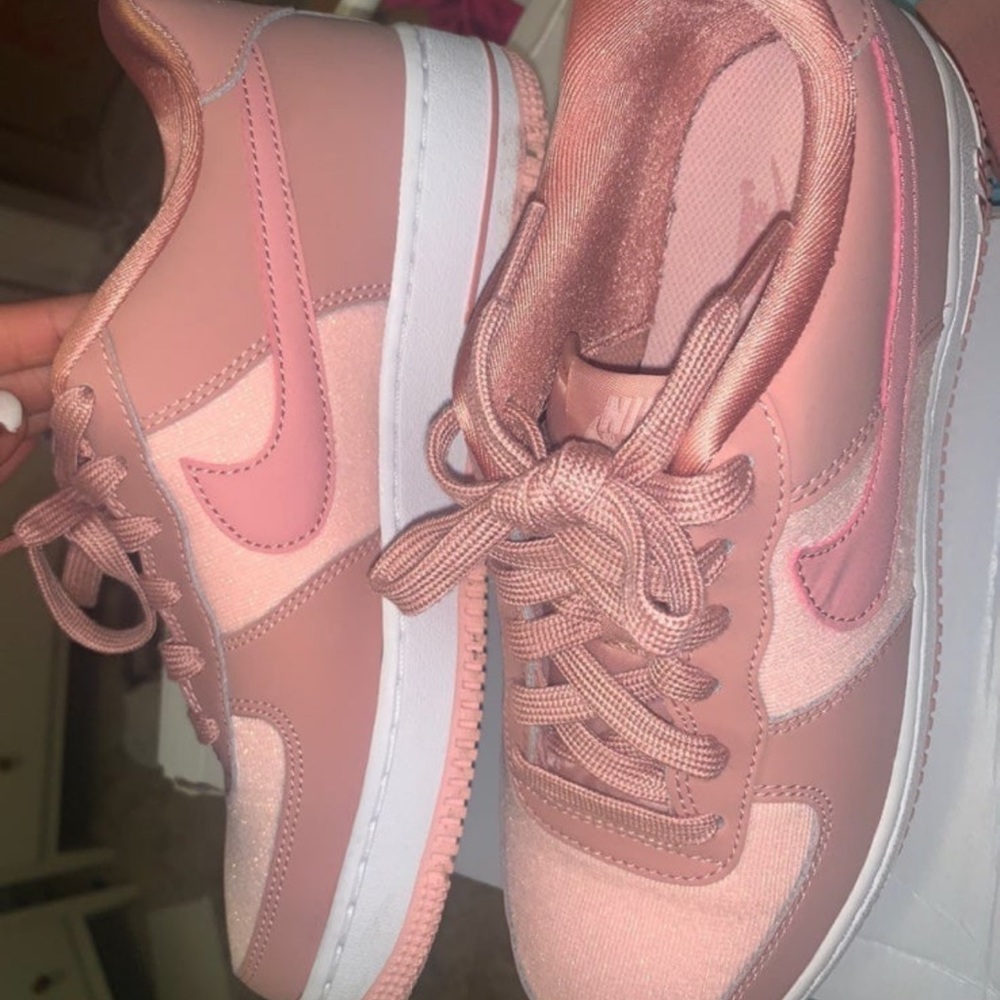 NIKE AIR FORCE 1